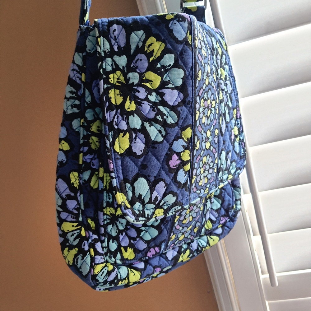 Vera Bradley Messenger bag